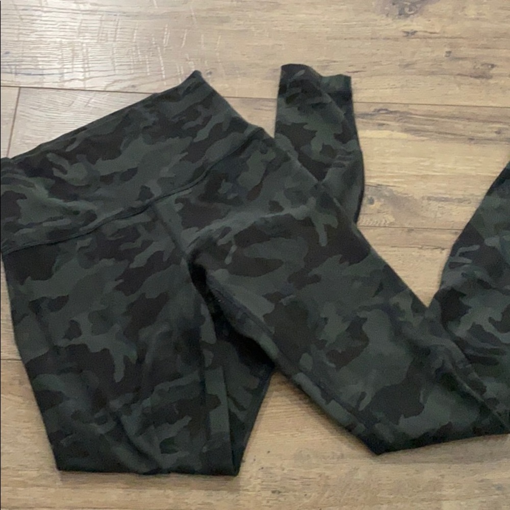 Align green camo pant